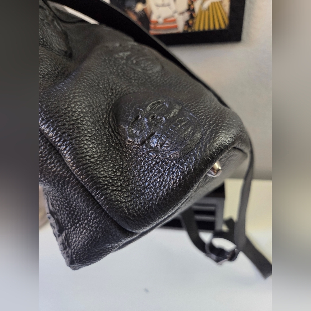 IO PELLE Skull Satchel - Picture 3 of 5